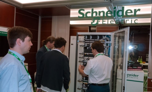 施耐德电气有限公司(Schneider Electric SA )是世界500强企业之一。