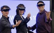 首款HoloLens应用上架微软商店，就差一台Hololens了