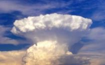 互联网巨头的云战略：云计算，还是云服务？