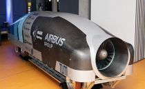 “超级高铁”原型测试成功 造型科幻