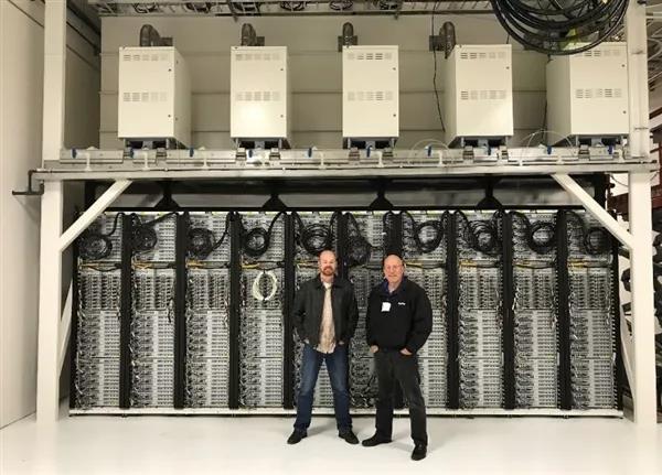 据外媒报道，微软宣布，在西雅图的先进能源实验室， 建成了全球首个完全天然气驱动的数据中心。