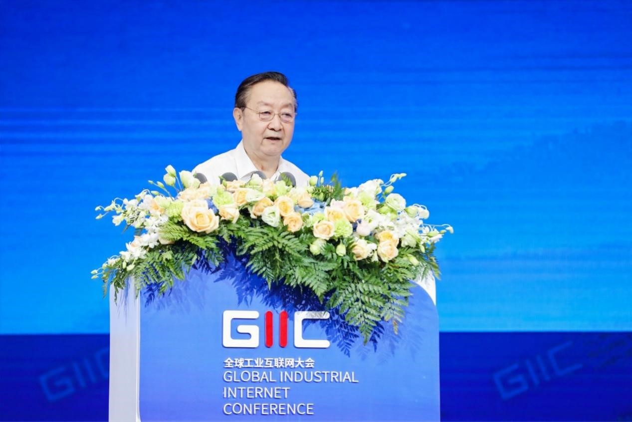 中國工業經濟聯合會會長、工業和信息化部原部長李毅中