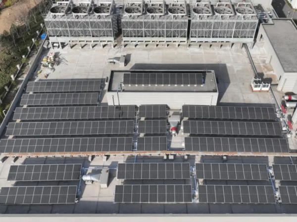 河南移动首个数据中心屋顶分布式光伏发电项目